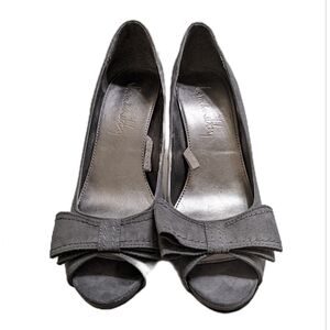 Sam & Libby Grey Suede Heels with Bow